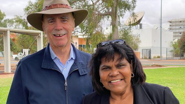 Member for Lingiari Marion Scrymgour with her predecessor Warren Snowden.