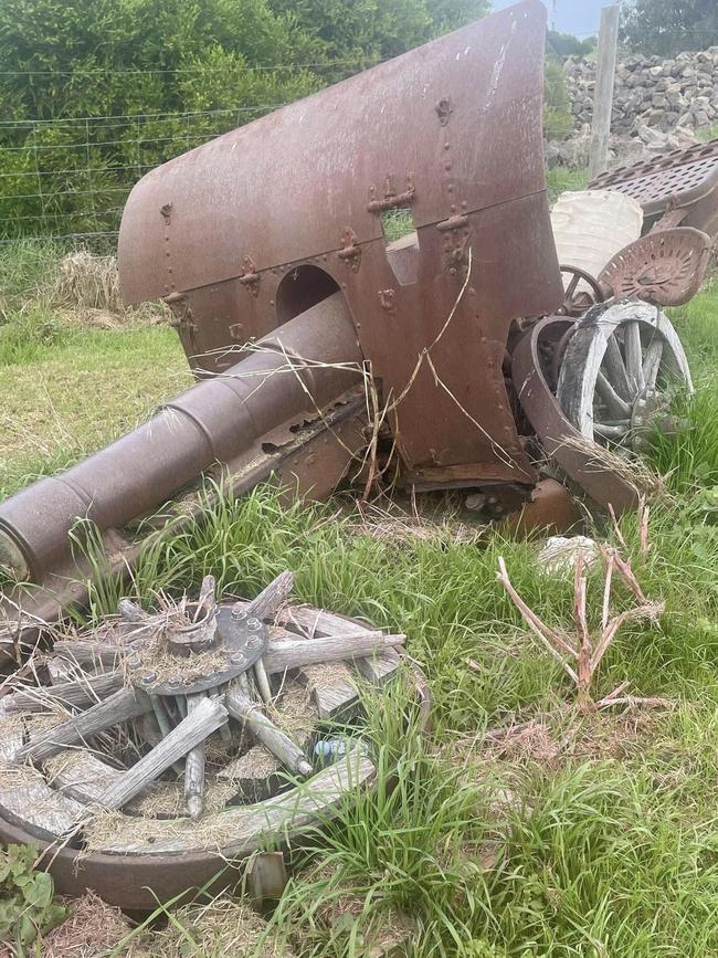 One of the cannons removed from Cannon Hill for repairs in 2020, is believed to be sitting in a storage facility on Watson St and Braithwaite St. Picture: Juli-Anne Grauer: Facebook