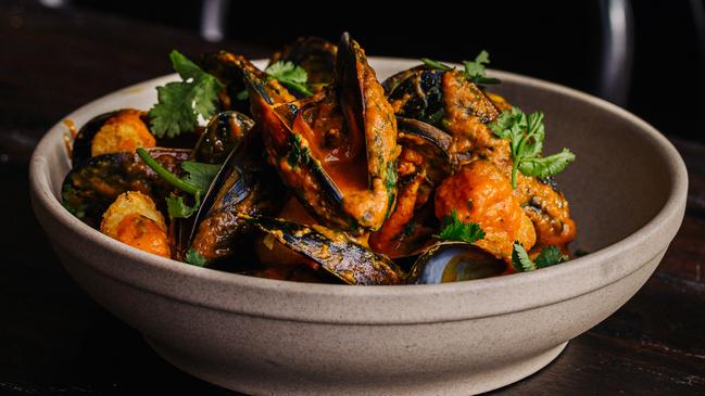 Curried mussels.