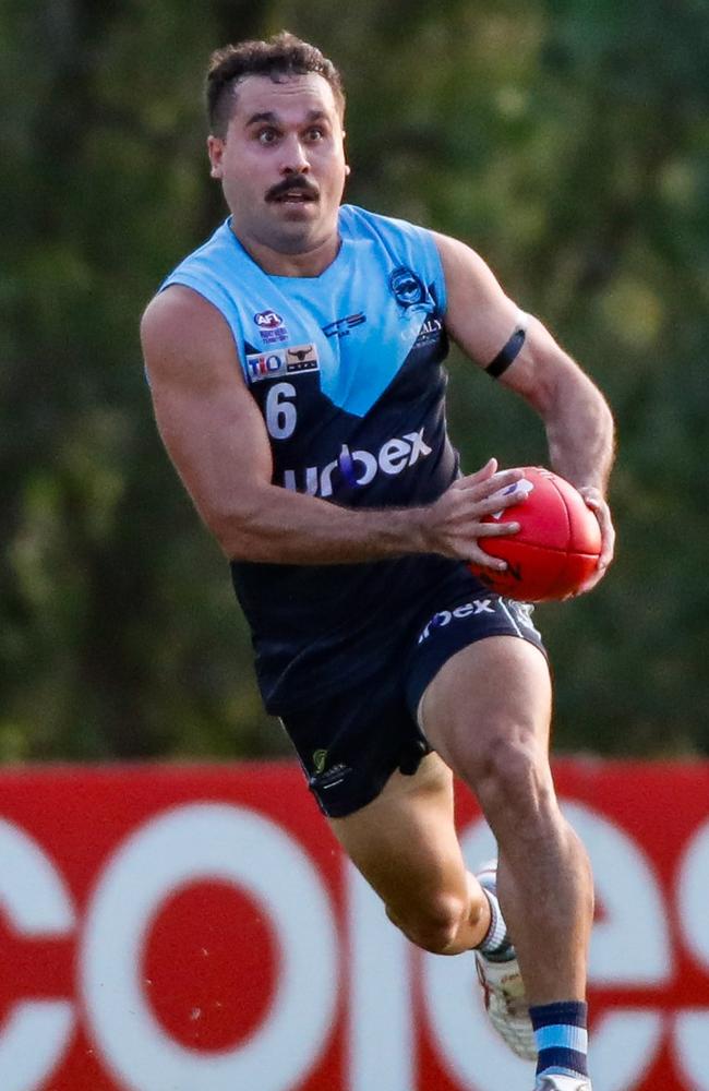 Darwin Buffaloes Jarrod Stokes showed off his explosive pace yet again in the 2023-24 season. Picture: Celina Whan / AFLNT Media