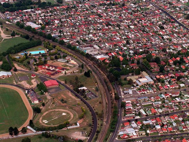 Lithgow, near the Blue Mountains, was the scene of a grisly crime that cost a young woman her life and a police officer his career.