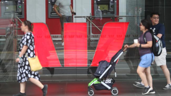 Westpac is predicting short-term pain before interest rate relief starts to be felt next year. Picture: NCA NewsWire / David Crosling