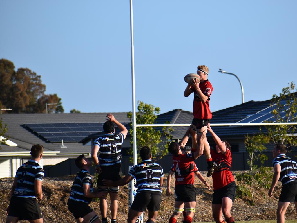 Wollongbar Alstonville complete a successful line out.