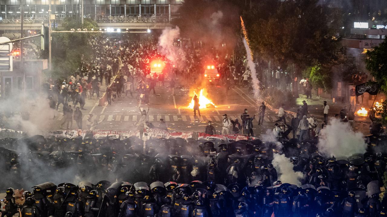 Indonesia Elections Police Fire Tear Gas To Disperse Protesters Au — Australias 5610