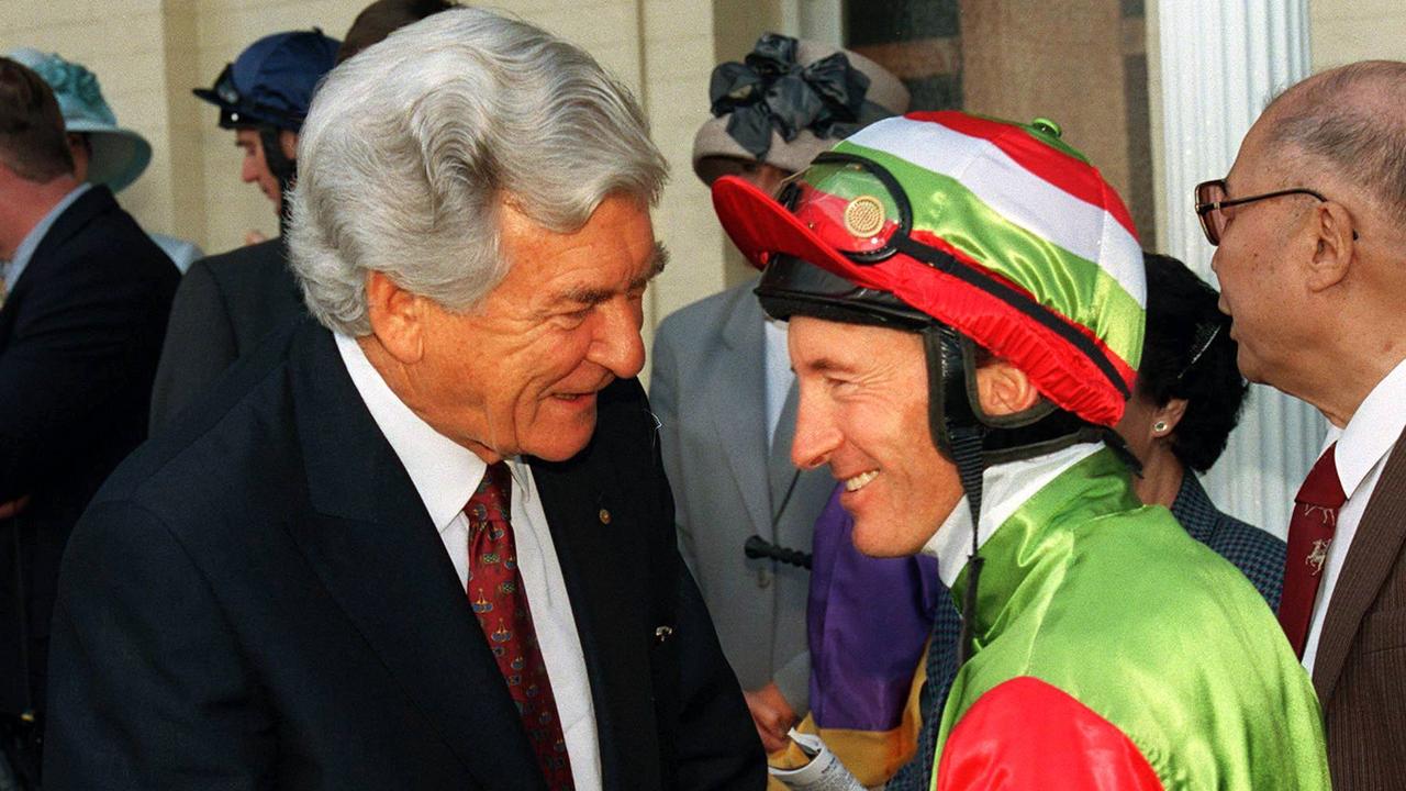 7/10/97:  RANDWICK RACE 3- Bob Hawke with Mick Dittman. Pic by Sandra Priestley. p/r /politics /horseracing