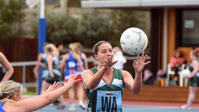 Ally Matheson for Ammos. Queenscliff v Geelong Amateur Netball