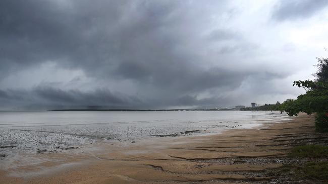 A gap in the wet weather on the Cairns Esplanade yesterday. Picture: Brendan Radke