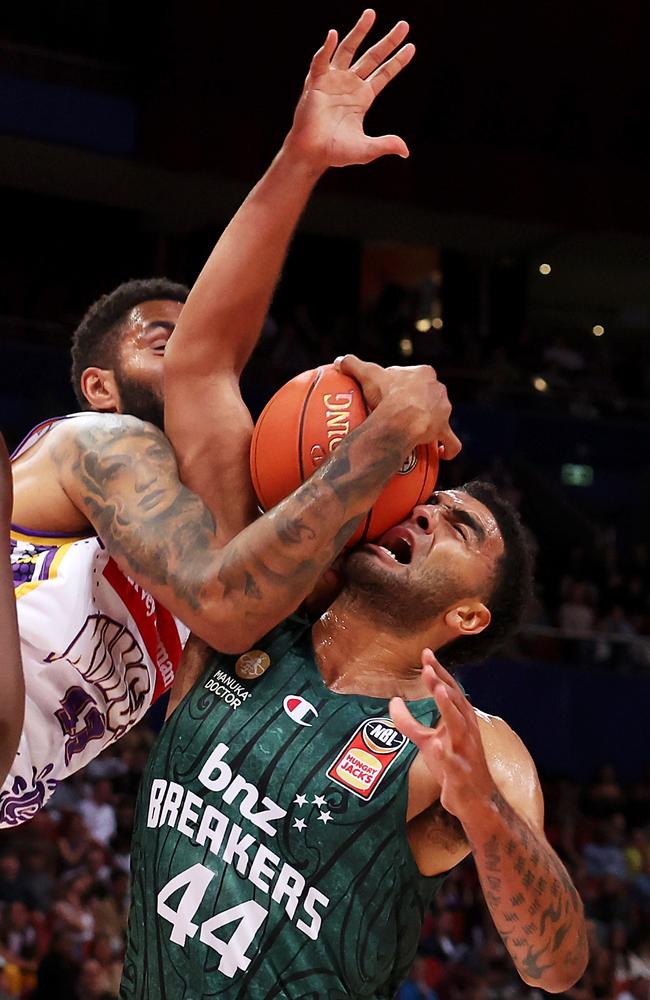 Jonah Bolden of the Sydney Kings and Anthony Lamb of the New Zealand Breakers compete for the ball during the round six NBL match. Picture: Mark Kolbe/Getty Images