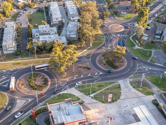 5 Ways intersection in Hull Rd Mooroolbark. Picture: Jake Nowakowski