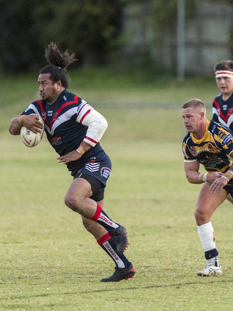 Joe Fuimaono makes a line-break. Picture: Kevin Farmer.