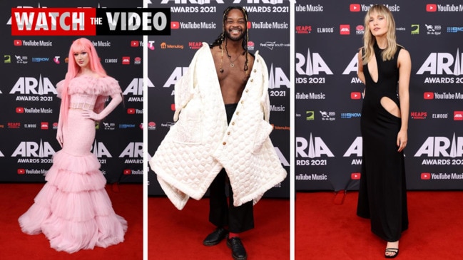 Celebs sizzle on Red Carpet at the 2021 ARIA's