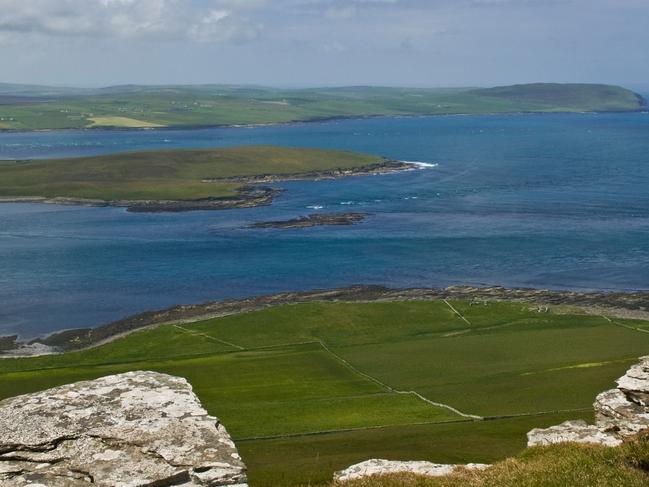 BC2G25 dh Eynhallow Sound ROUSAY ORKNEY Eynhallow island and Evie Orkney Westmainland islands scotland sounds picturesque aerial. Image shot 2009. Exact date unknown. Picture: Alamy