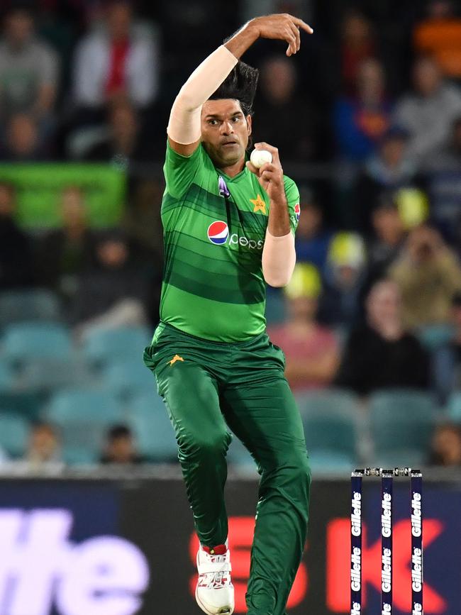 Mohammad Irfan of Pakistan will play in Mackay. (AAP Image/Dean Lewins)