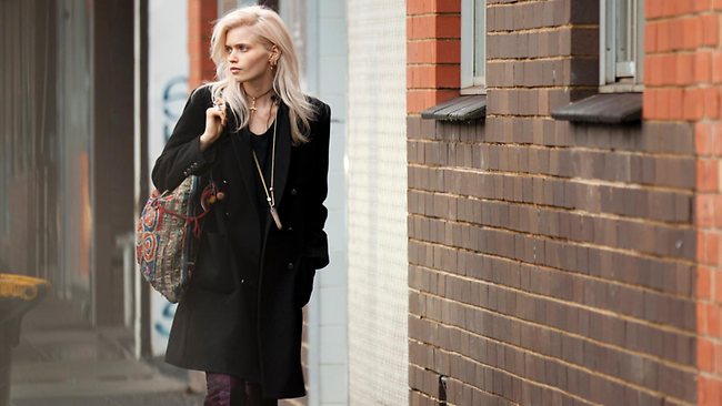 Model Abbey Lee Kershaw looks gaunt as she returns home  —  Australia's leading news site