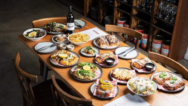 Mozza Pizzeria’s “snacks” include lasagne spring rolls, carbonara arancini and fritto misto.