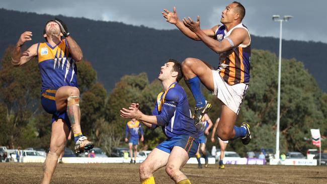 Nobody took a backward step in the 2011 Division 4 decider. Picture: Supplied.