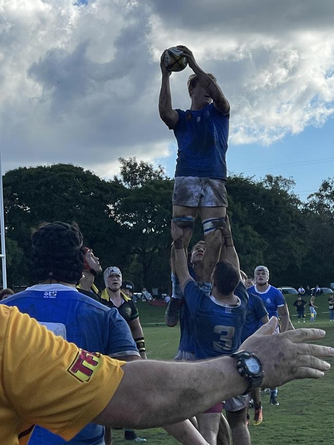 Eddies' lock Seb Kracht wins line out ball. He was his team's best player.