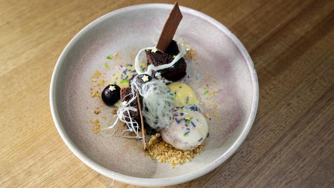 Shoreline Motor Hotel. Five of the Best children's food. On the Great Young Peoples dining menu. Kids Brownie consists of Chocolate Brownie with warm custard, ice cream, Persian Fairy Floss and cherries