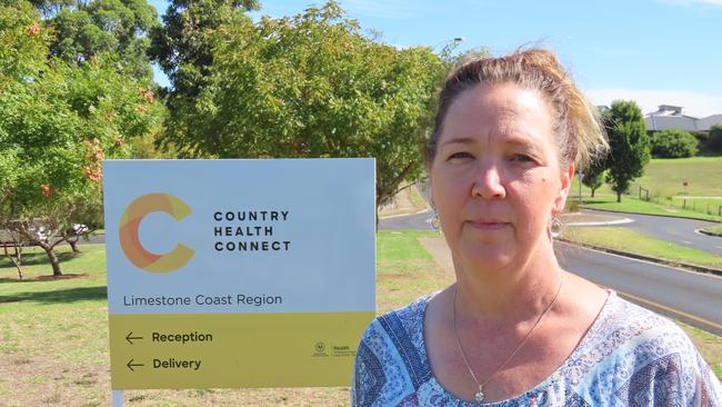 Leeanne Tincknelloutside the Mount Gambier and Districts Health Service. Picture: Arj Ganesan