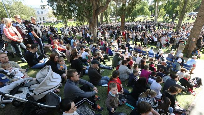 Crowds at Johnstone Park&#39;s Anzac Day service.