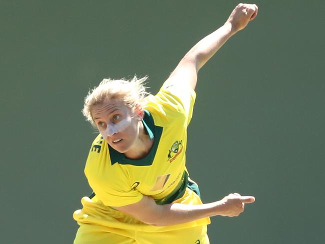 Southern Stars fast bowler Delissa Kimmince will play for the Dolphins on Sunday. Picture: Mark Metcalfe/Getty Images