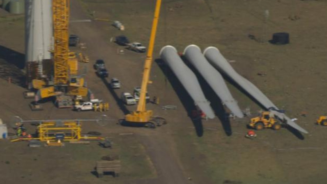 Work stops at MacIntyre Wind Farm after worker death