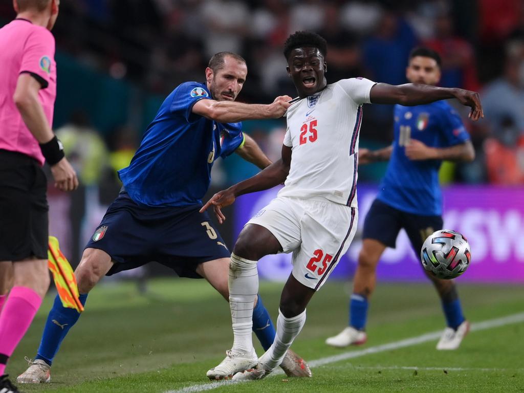 Giorgio Chiellini simply refused to let Saka get away.