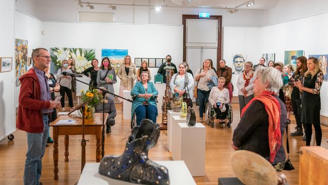 Councillor Dan Stewart speaks at the 2021 Du Rietz Art Awards in Gympie. Picture: Leeroy Todd Photo and Film