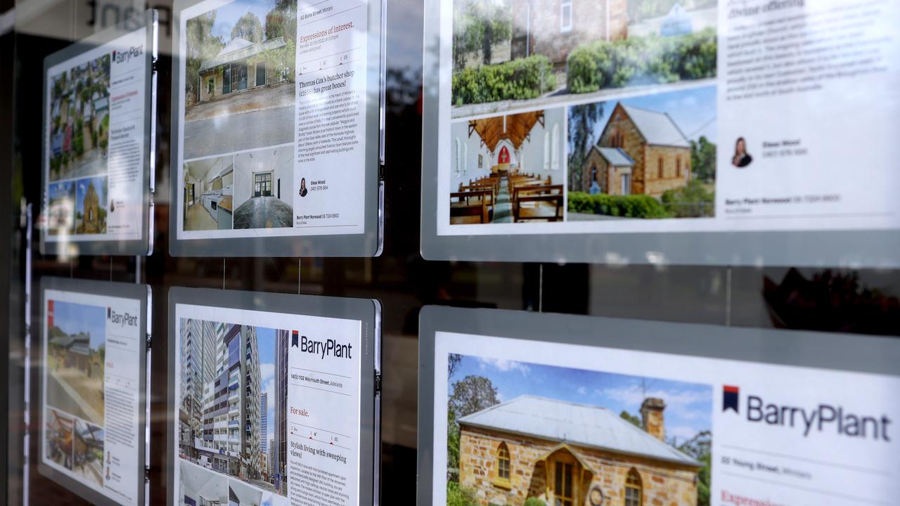 House prices continue to climb. Picture: NCA NewsWire / Kelly Barnes