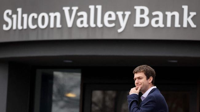 A customer stands outside of a shuttered Silicon Valley Bank (SVB) headquarters on March 10, 2023 in Santa Clara, California. Picture: Justin Sullivan/Getty Images/AFP