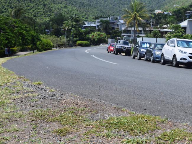 Whitsunday councillor Jan Clifford is calling for yellow line marking and no-standing signs on Broadwater Ave. Photo: Elyse Wurm