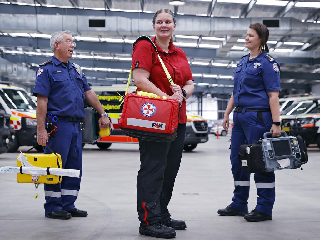 Student paramedics to join NSW Ambos in pay-to-study program | Daily ...