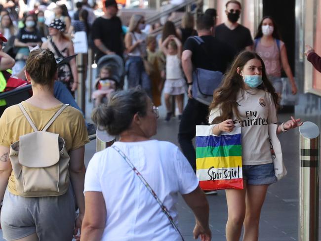 MELBOURNE, AUSTRALIA- NewsWire Photos JANUARY 22, 2021. Shopping in the Bourke street mall in Melbourne ahead of the retail trade figures: Picture: NCA NewsWire/ David Crosling