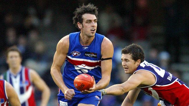 Peter Street in action for the Bulldogs.