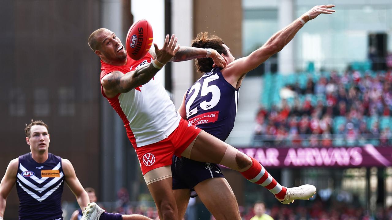 The Tackle AFL 2022: Cody Weightman staging for free kicks bad for footy,  Mark Robinson's likes and dislikes