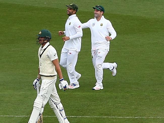 HOBART, AUSTRALIA - NOVEMBER 15: Kyle Abbott of South Africa celebrates after taking the wicket of Mitchell Starc of Australia during day four of the Second Test match between Australia and South Africa at Blundstone Arena on November 15, 2016 in Hobart, Australia. (Photo by Robert Cianflone/Getty Images)