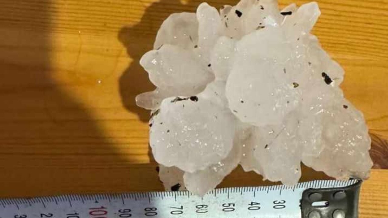 During the Saturday storm, December 23, large hail clusters smashed the town of Gatton.