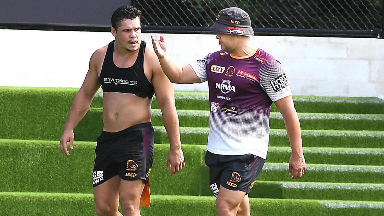 James Roberts talks to Anthony Seibold at training. Image: AAP image, John Gass