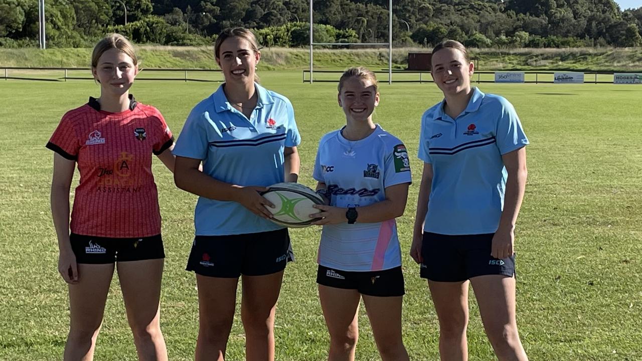 Rising Waratahs Super W stars Bronte Wilson (second from left) and Caitlyn Halse (right) alongside some local juniors Grace Moylan (left) and Beth Witnall (second from right).