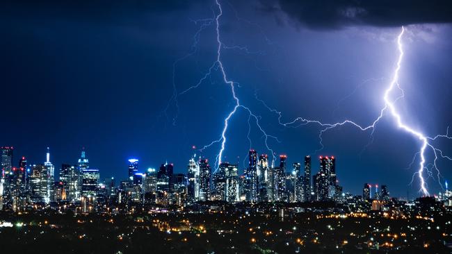 Lightning over Melbourne 2023 Picture: Tony Gough