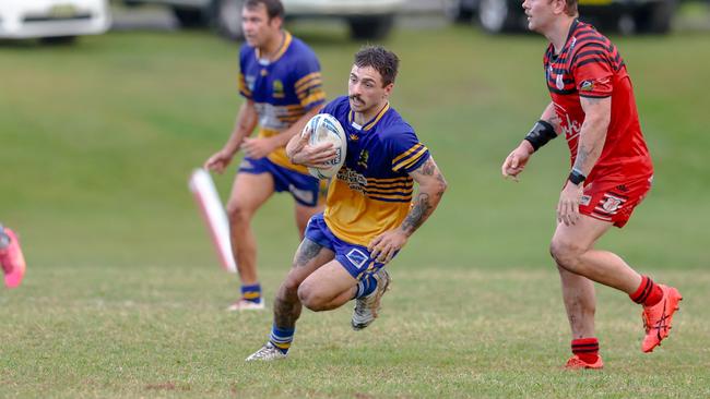 Tommas Gibson spots a gap. Picture: DC Sports Photography