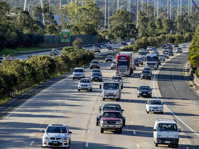 Traffic heading south along the M1 through Helensvale. Taken from pedestrian walkway at 4:30pm.   Picture: Jerad Williams