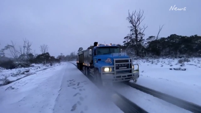 WATCH: Snow on Cradle Mountain Road