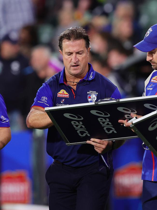 Bevo throwing the magnets. (Photo by Sarah Reed/AFL Photos via Getty Images)