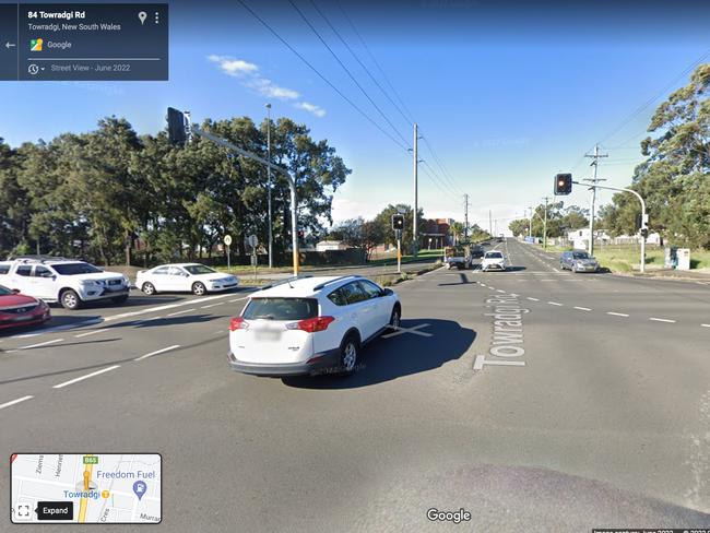 Google street view of the intersection of Towradgi Road and Memorial Drive, Towradgi.