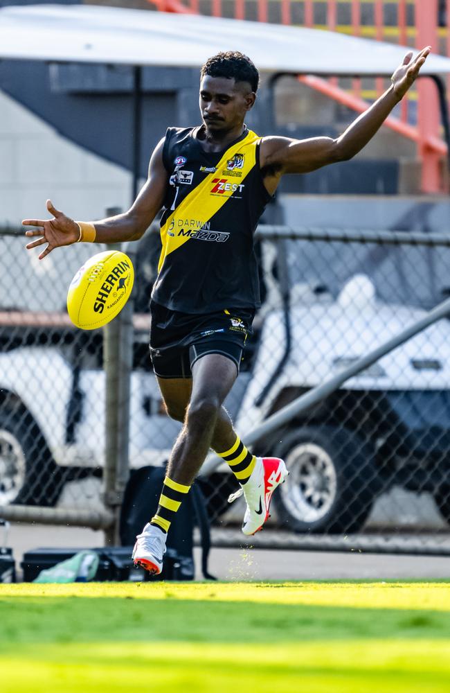 Tristan Singh-Lippo has been named the Round 9 Rising Star nominee in the 2023-24 NTFL season. Picture: Patch Clapp / AFLNT Media