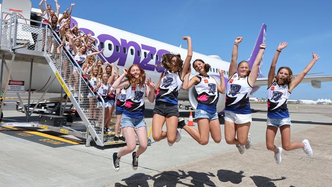 The new domestic airline, Bonza's first flight into Avalon. Bonza is the first new domestic airline to land in Victoria in 16 years.   Picture:  Alex Coppel