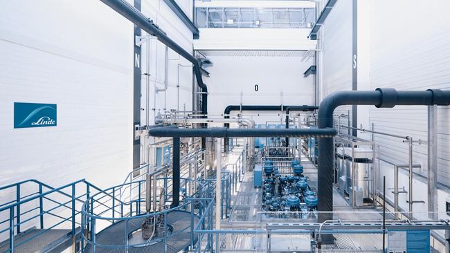 A large-scale cryogenic cooling plant build by Linde Engineering that will be similar to the one needed to house Australia’s quantum computer in Brisbane.