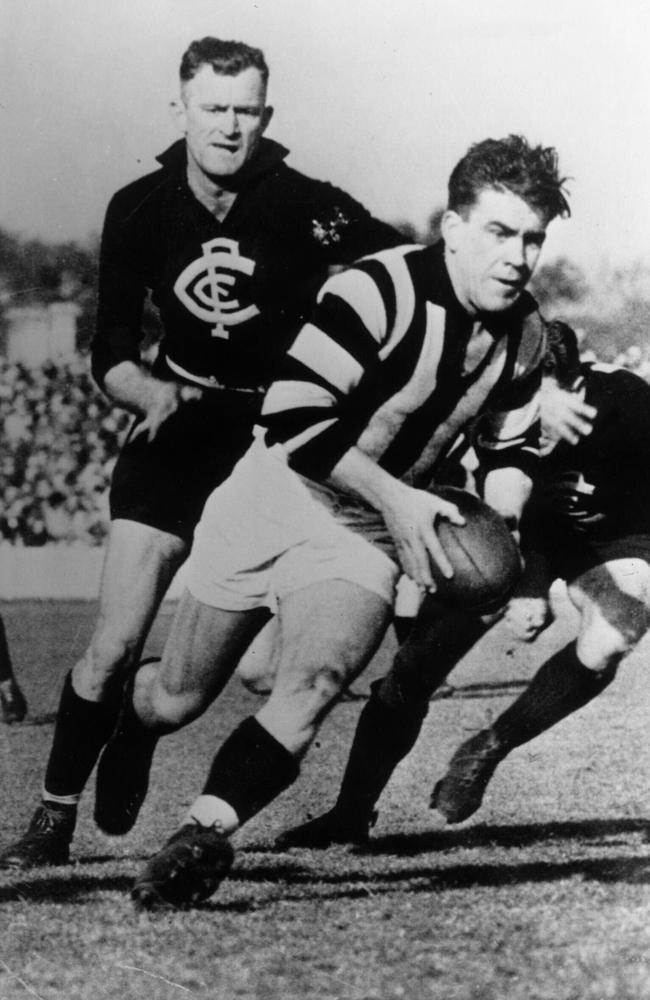 Lou Richards playing against Carlton.