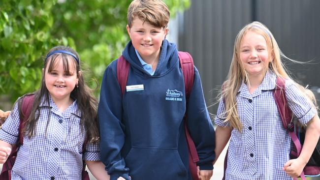 Inflexible school hours are haunting busy parents and Victoria needs to change it. Picture: Rob Leeson